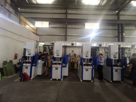 30T Plastic Vertical Injection Moulding Machine 6.7kW Z 13 KN Ejector Force Niska konserwacja