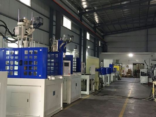 45T rotacyjna pionowa maszyna do formowania wtryskowego 9kW z 45mm strumieniem wyrzucającym