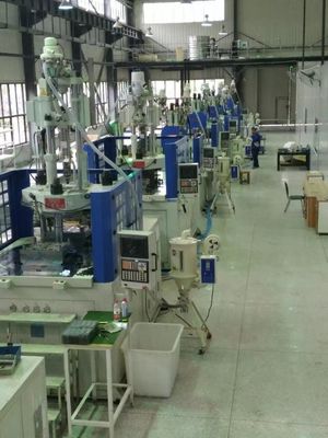PP podwójnie kolorowy nóż ręcznik pionowy Plastic Injection Moulding Machine JTT-550 2V-3R