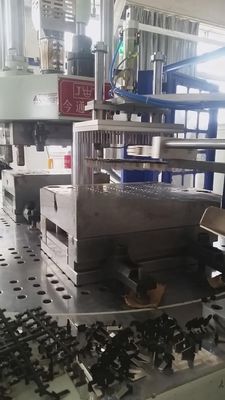 Maszyna do formowania wtryskowego z tworzyw sztucznych o średnicy 40 mm dla 1,8 T siły wyrzucającej