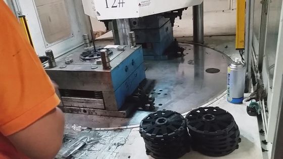 ABS Plasty przetworzone Hydrauliczne 120 Ton Wtryskowa Maszyna Formowania Pionowy Stolik Obrotowy