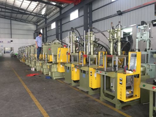 35T Plastic Vertical Injection Moulding Machine Max Daylight 340/280mm dla automatycznego chipu