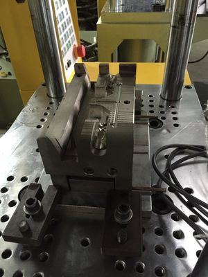 35T Plastic Vertical Injection Moulding Machine Max Daylight 340/280mm dla automatycznego chipu