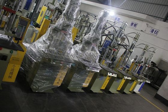 Hydrauliczne urządzenie do formowania wtryskowego z tworzyw sztucznych z odległością 260 mm między prętami