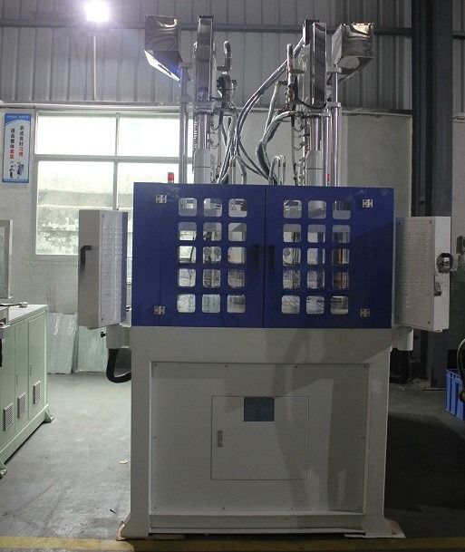 30 mm Śruby średnica wielobarwne pionowe plastikowe wtryskiwania formowania maszyny JTT-550 2V-3R